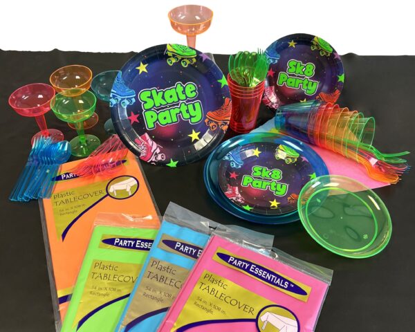 Skate Party 9" Paper Plates - 50 Plates/Pack or 500 Plates/Case - Image 4