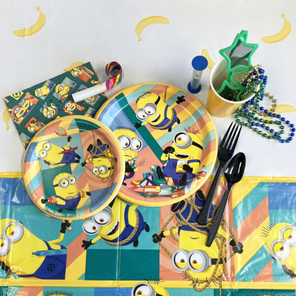 Despicable Me 9" Plates - 8 Plates/Pack or 96 Plates/Unit - Image 2